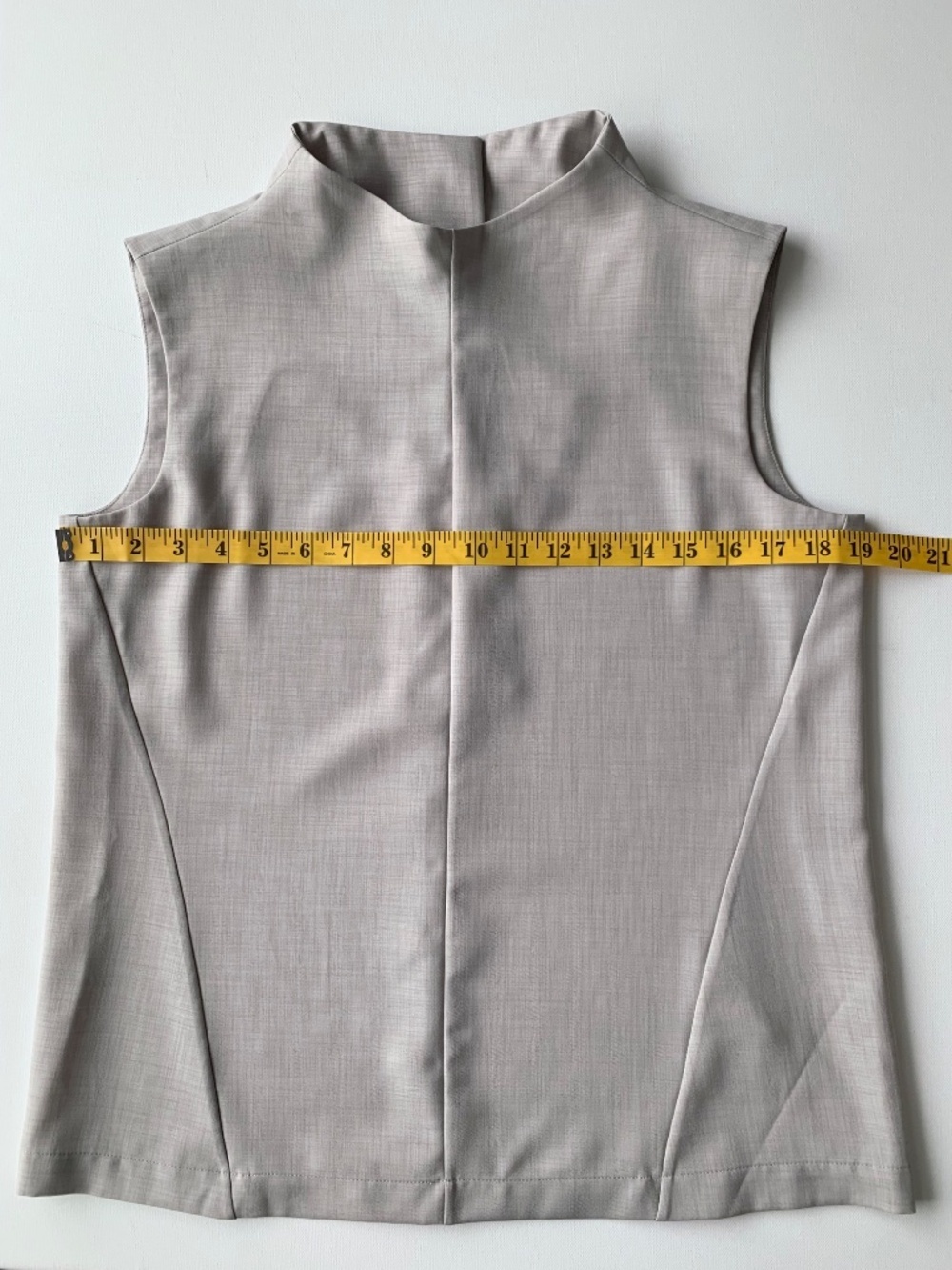 Tory Burch Sleeveless Blouse Light Gray funnel neck Women's size 6 - Picture 5 of 13